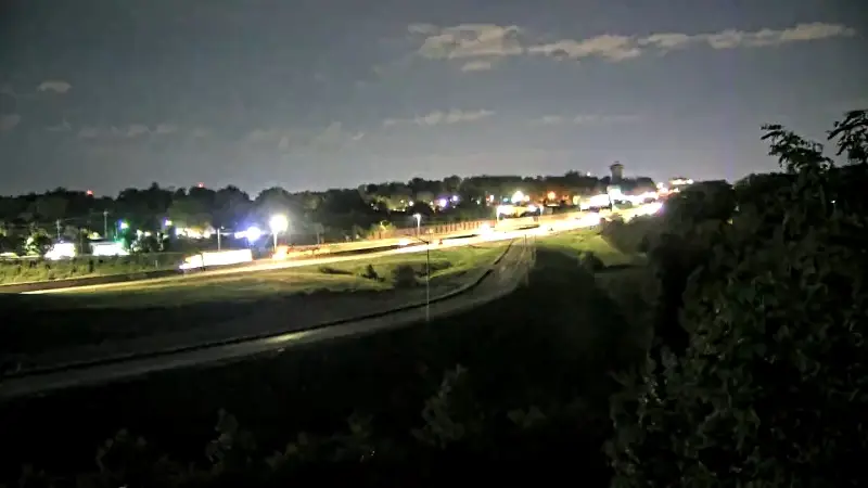 Live traffic camera: I-71/I-75 at Dixie Hwy (northbound view)